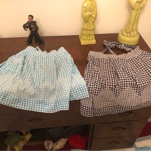 2 vintage aprons
